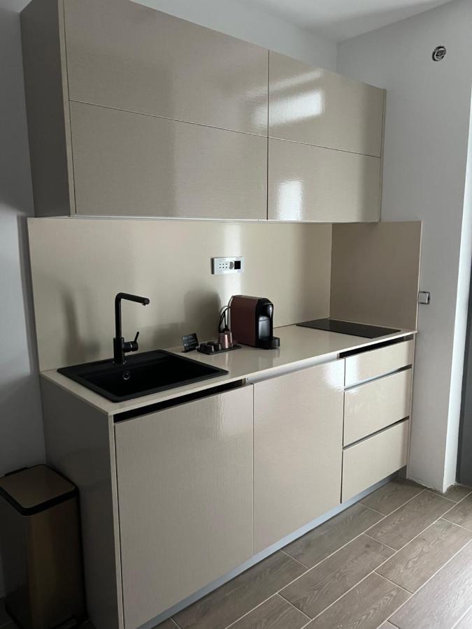 Madamik Apartments Bijela Zewnętrze zdjęcie