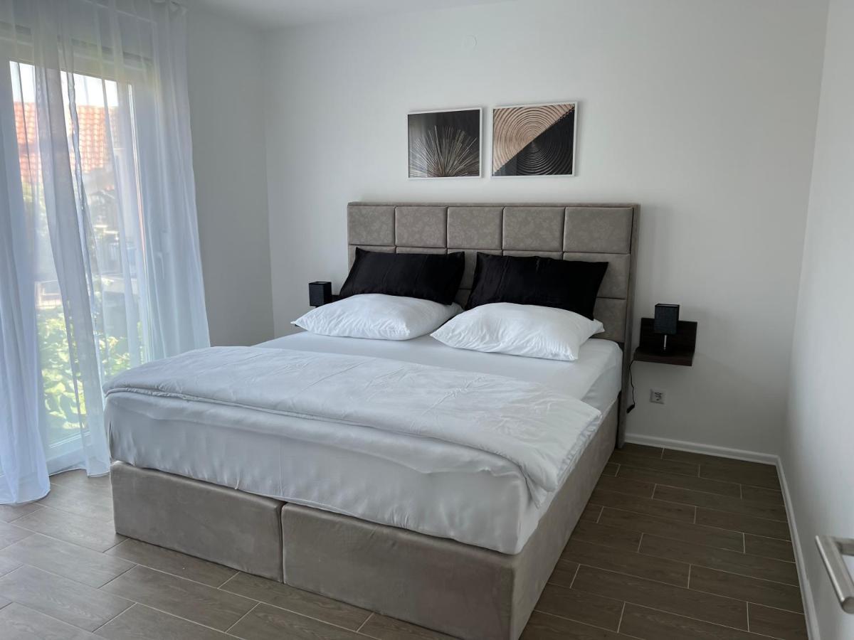 Madamik Apartments Bijela Zewnętrze zdjęcie