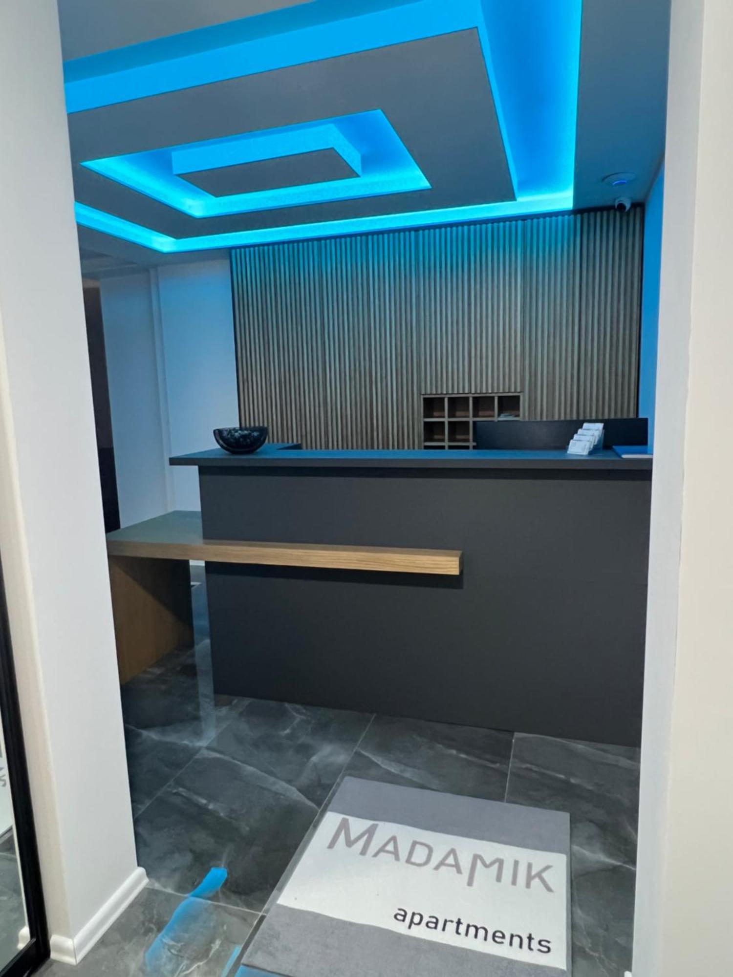 Madamik Apartments Bijela Zewnętrze zdjęcie