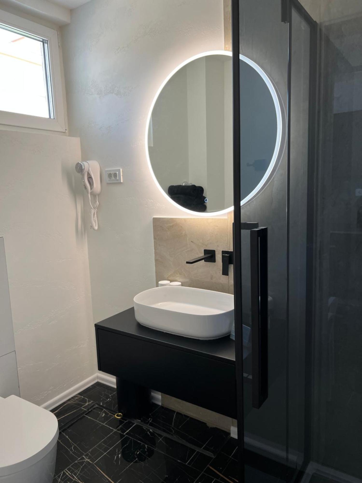 Madamik Apartments Bijela Zewnętrze zdjęcie