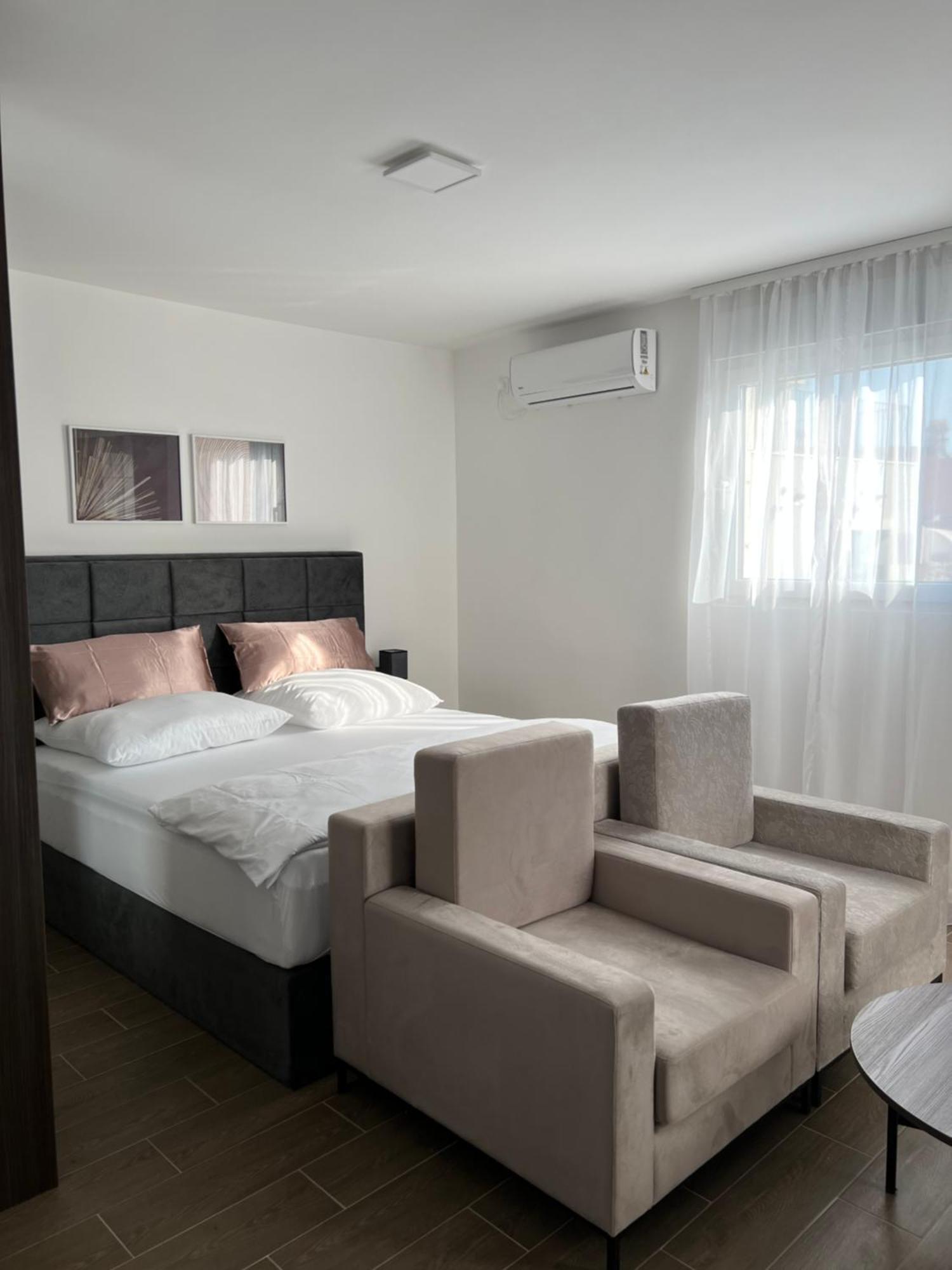 Madamik Apartments Bijela Zewnętrze zdjęcie